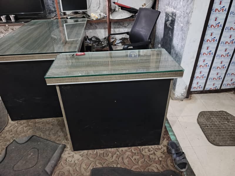office tabale 2