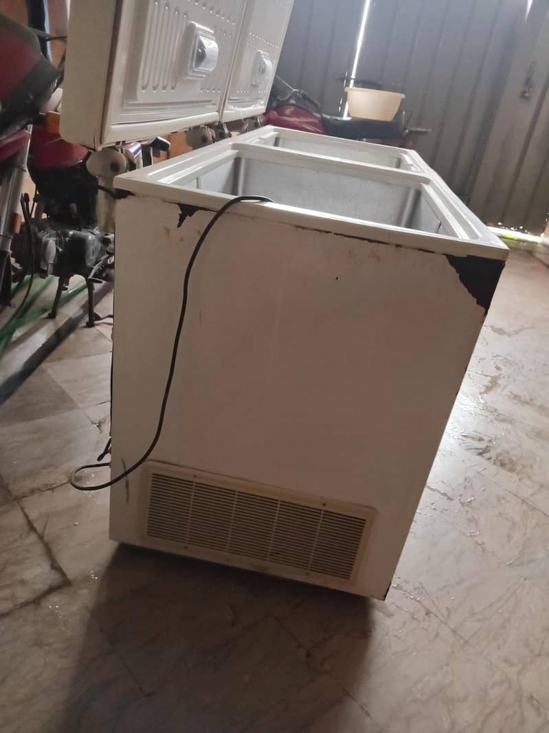 Dawlance deep freezer 3