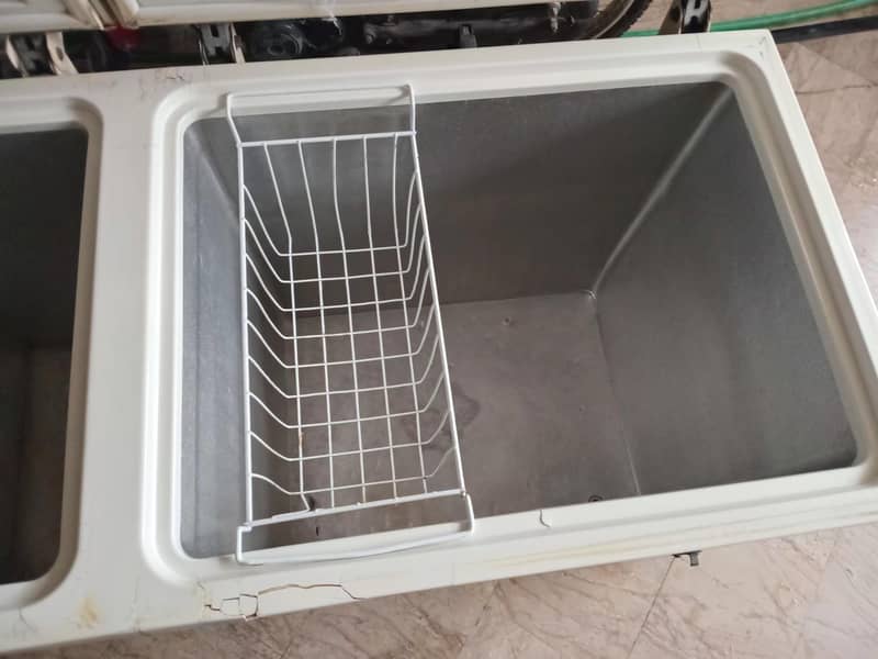 Dawlance deep freezer 4