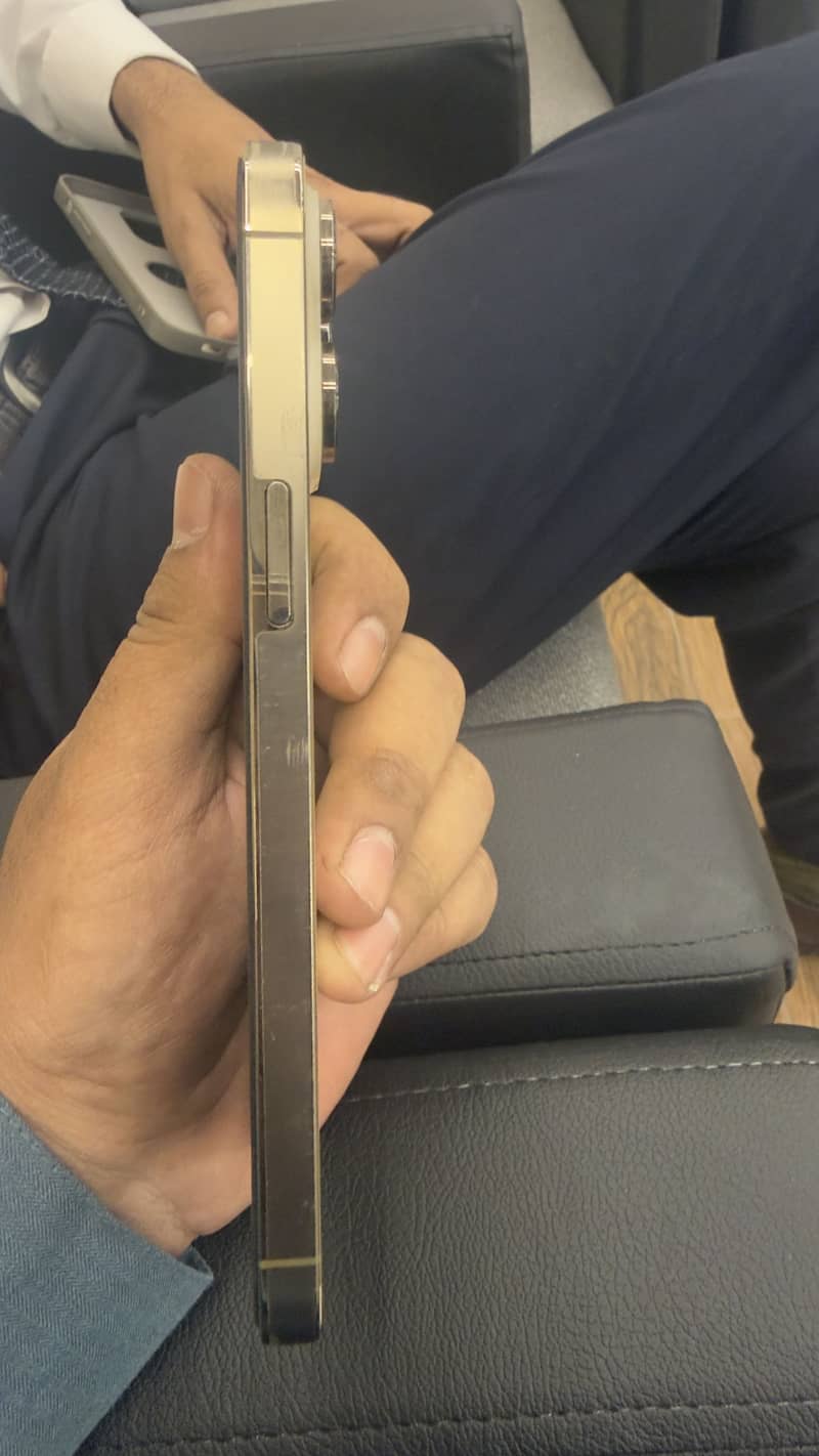 Apple iPhone 14 Pro Max 3