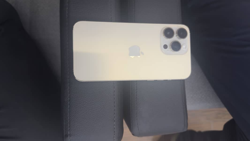 Apple iPhone 14 Pro Max 4