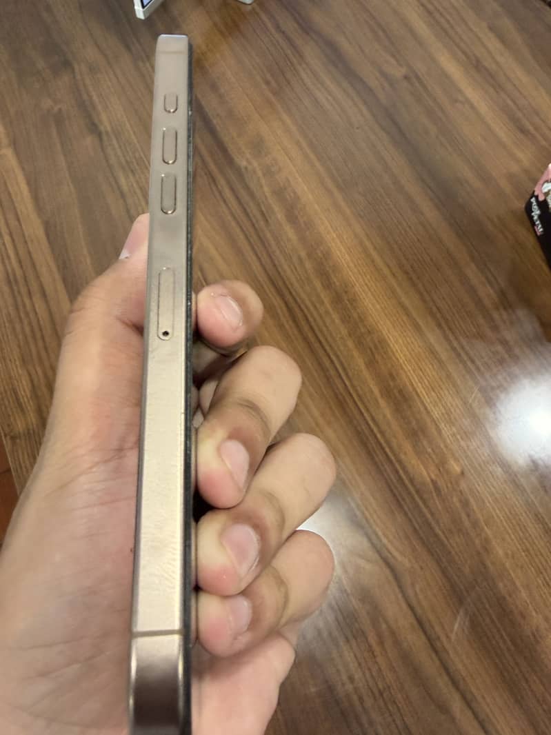 Apple iPhone 16 Pro Max 5