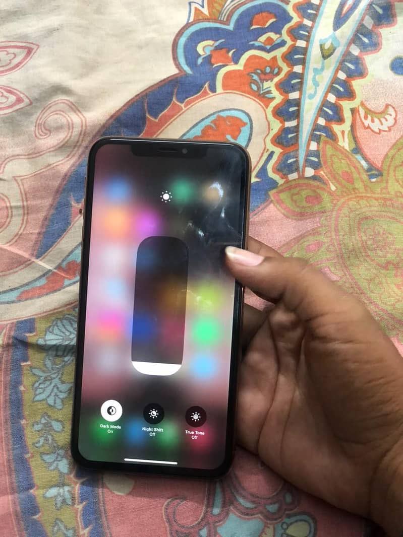 Apple iPhone XS Max 3