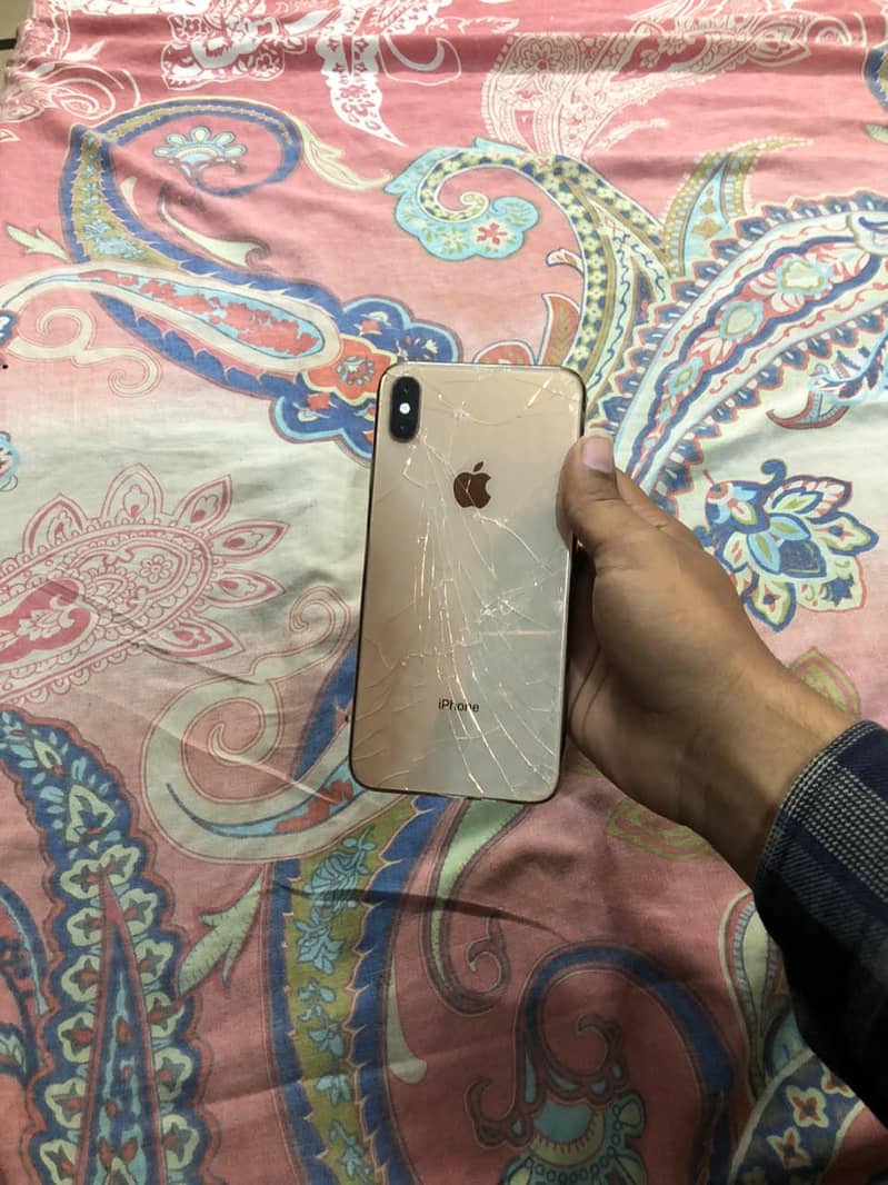 Apple iPhone XS Max 7