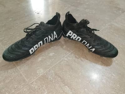 PRO DNA ORIGINAL STUDS (Size 41)(Imported)nly used 1 time in a match .