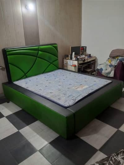 Queen size bed with Mattress