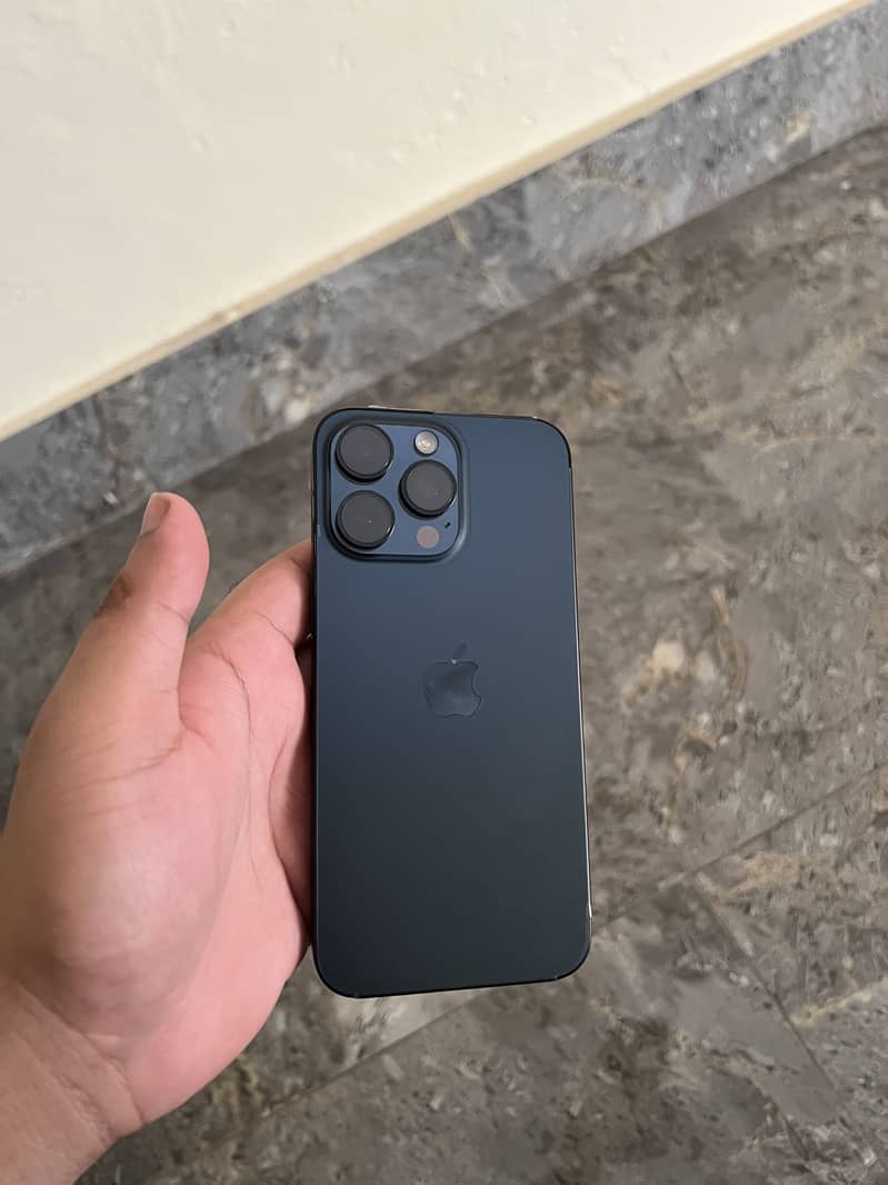 Apple iPhone 15 Pro Max 1