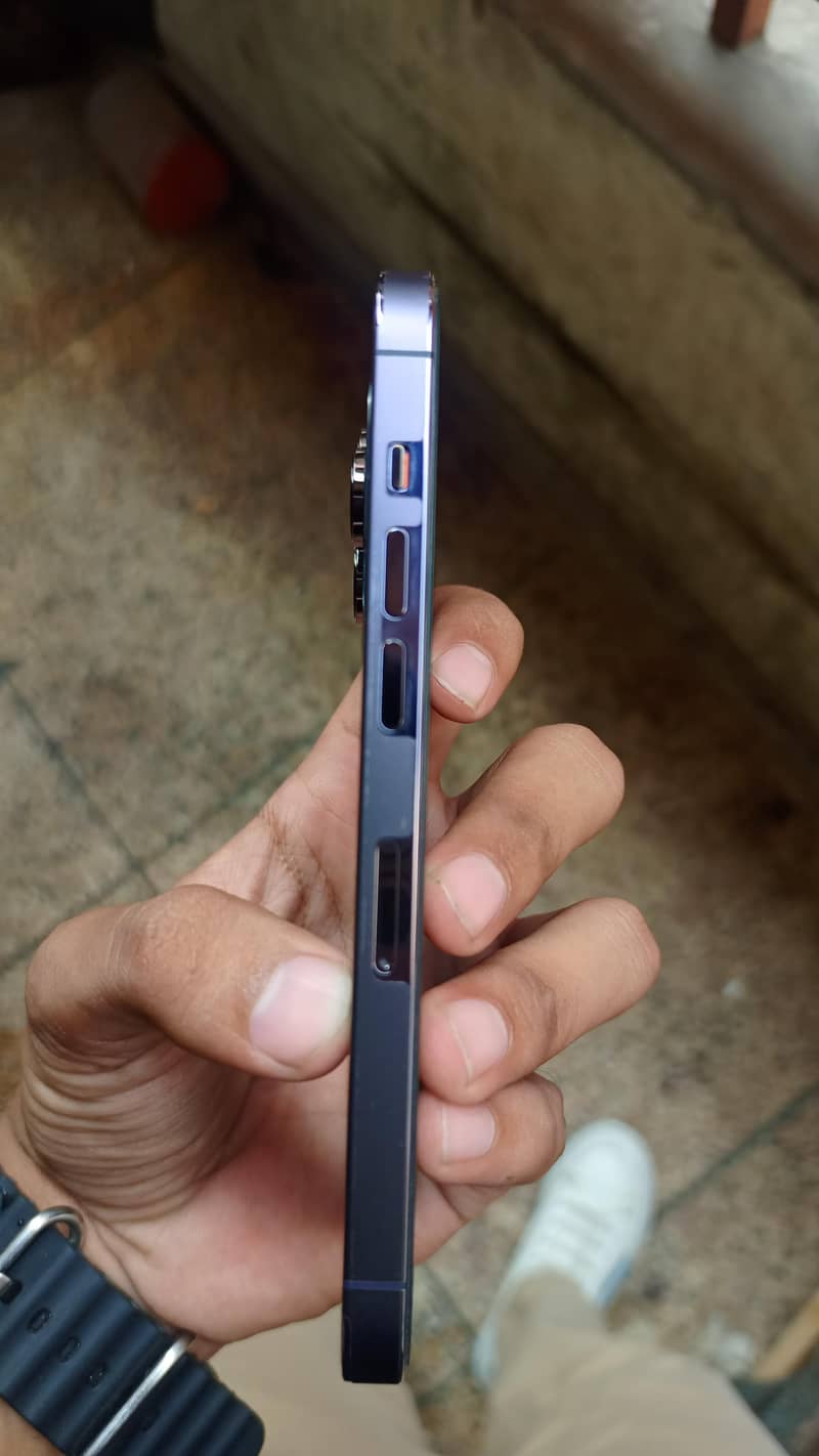 Apple iPhone 14 Pro 3