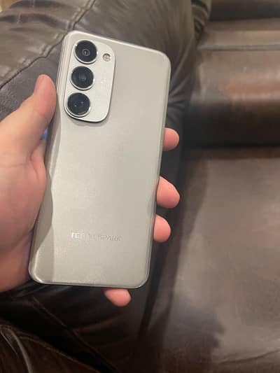 Infinix Spark 40 Pro+ – 8+8GB / 256GB – Complete Box