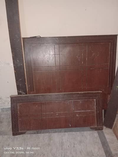 bed wooden single