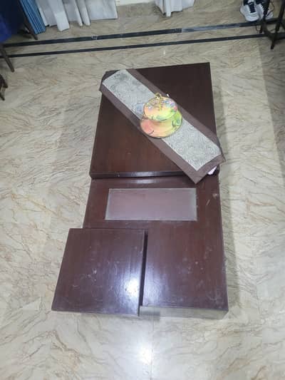 Tv lon Center Table  Excellent Condition