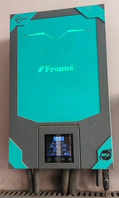 Fronus infenion plus 6kw hybrid Inverter