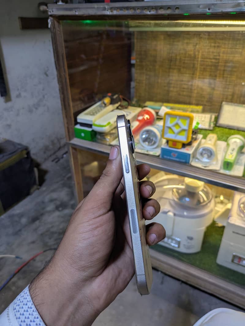 Apple iPhone 13 Pro Max 3