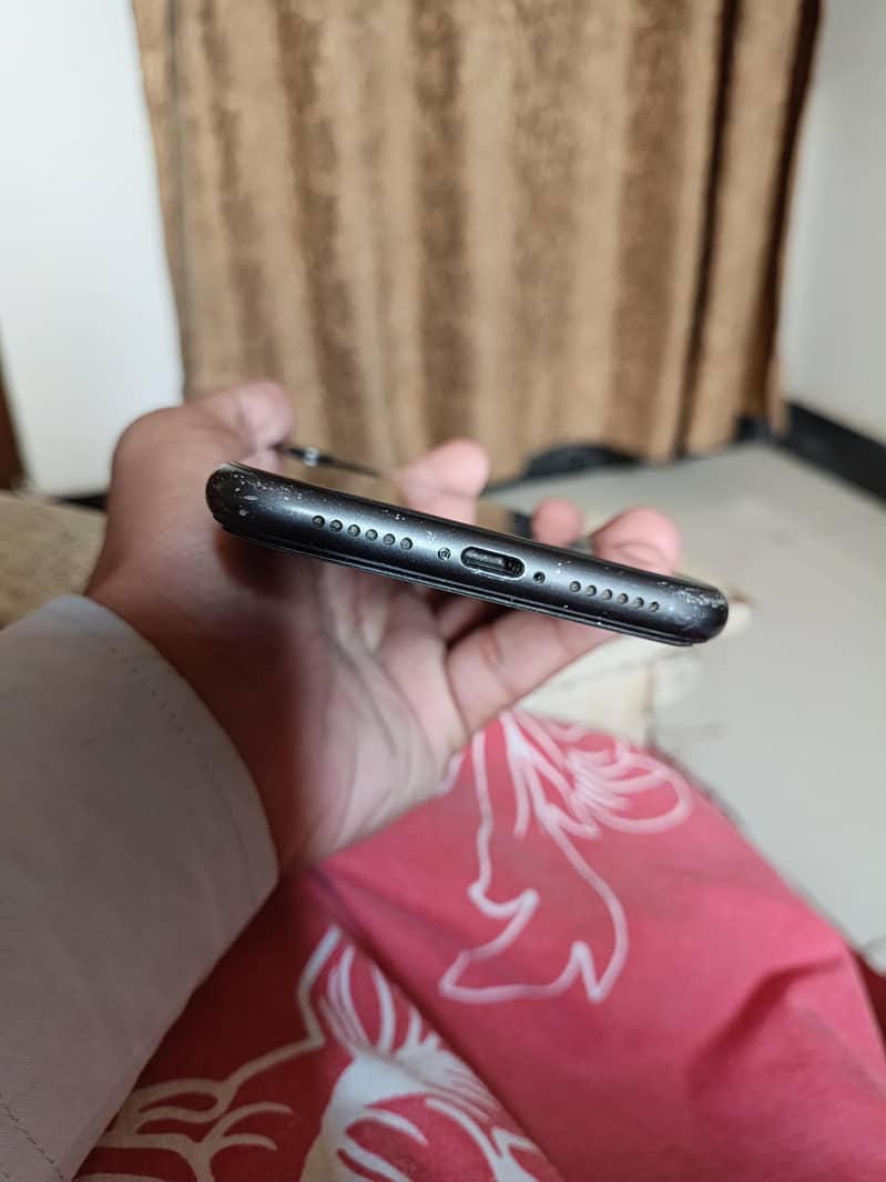 Apple iPhone 11 5