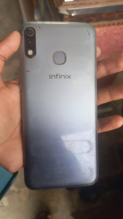 Infinix Hot 8 Lite