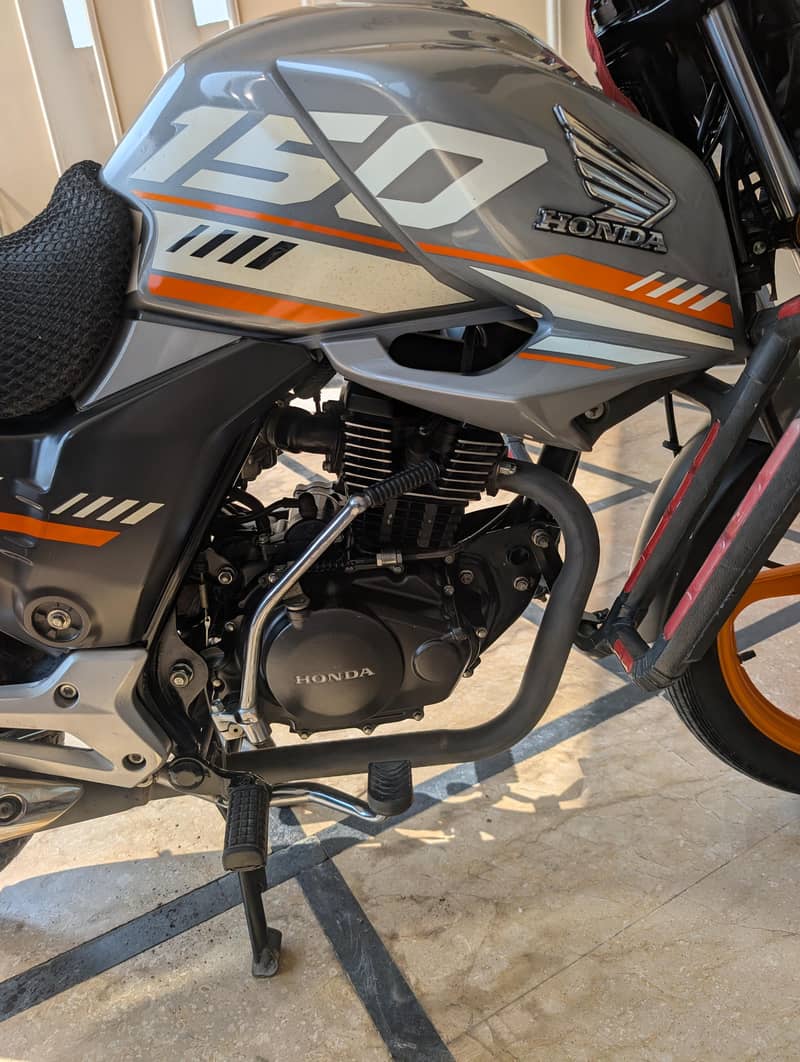 CB150F SPECIAL EDITION 2