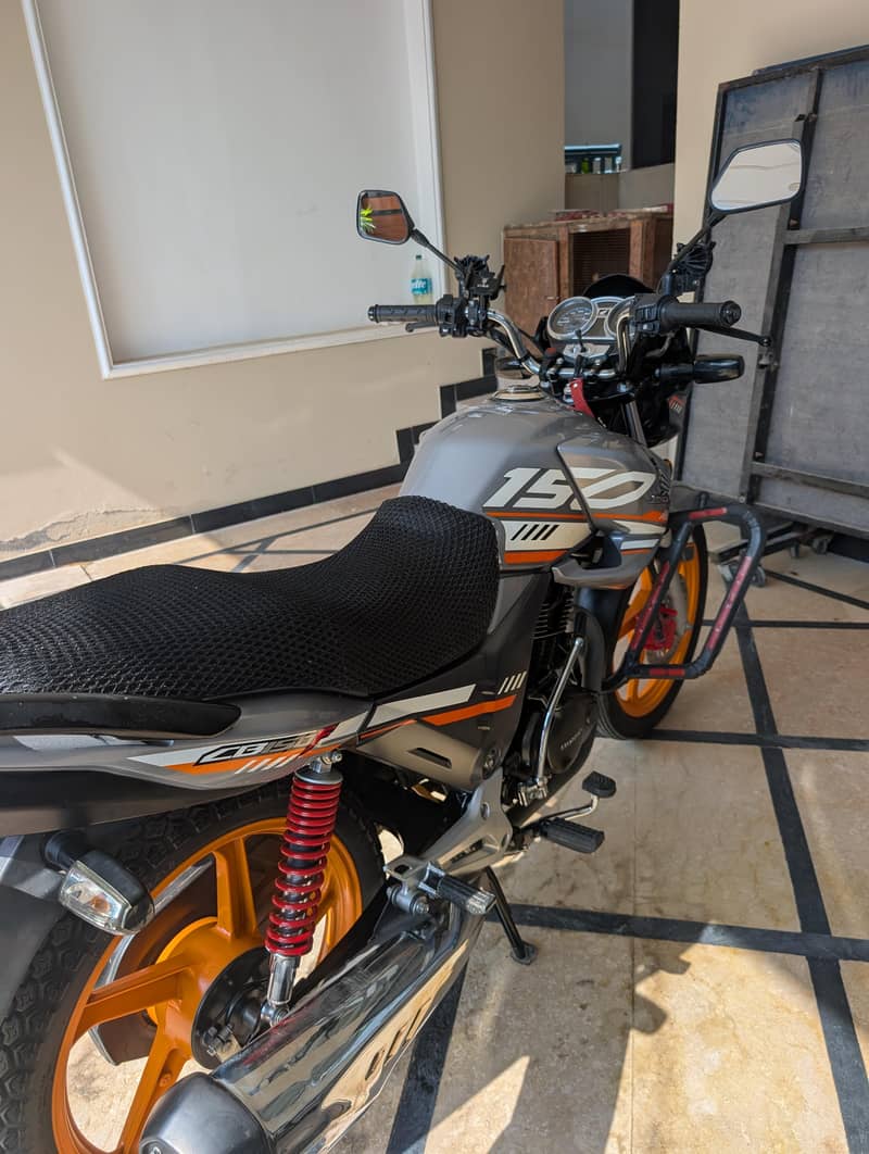 CB150F SPECIAL EDITION 3