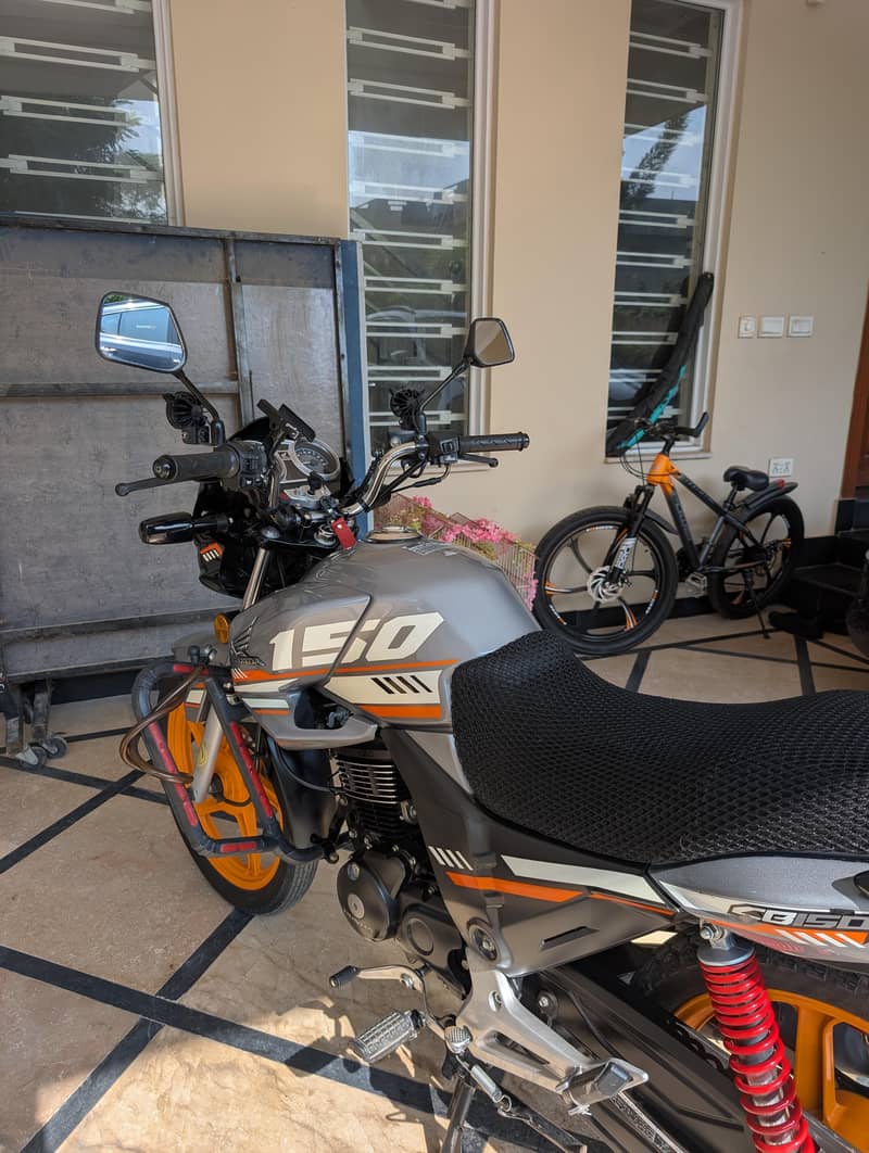CB150F SPECIAL EDITION 4