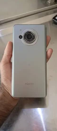 Sharp Aquos r7 1