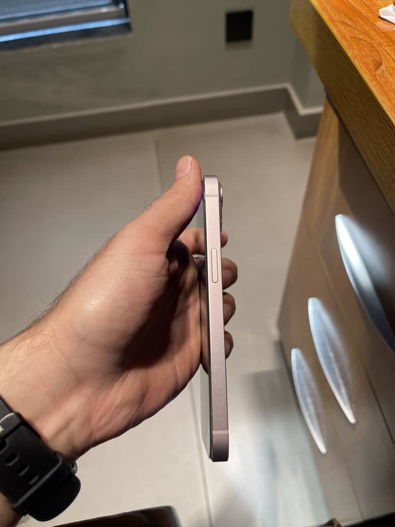 Apple iPhone 13 2