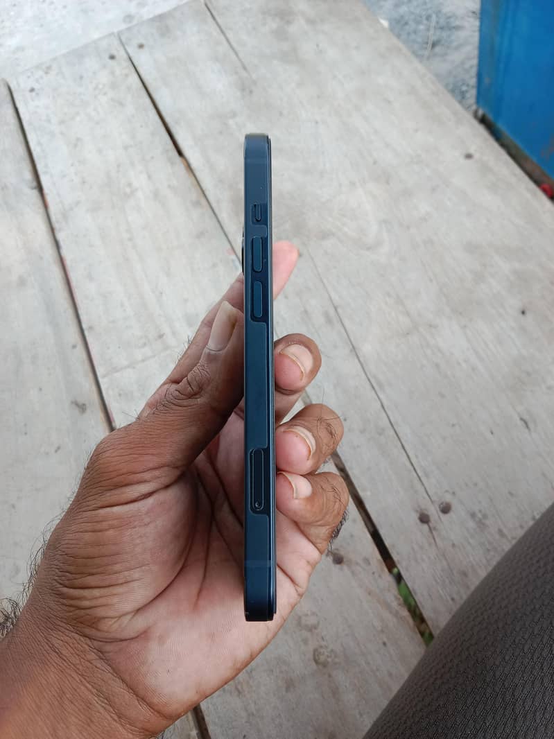 Apple iPhone 13 1