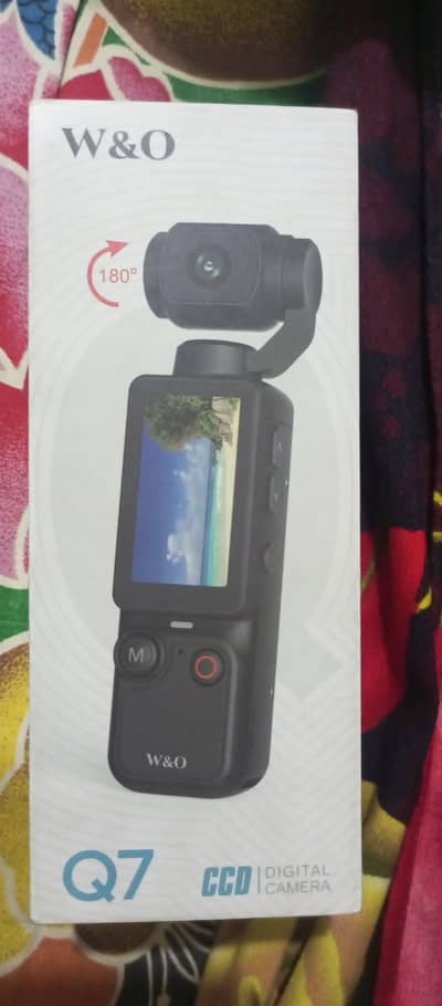 Vilog camera n mic Urgent sale