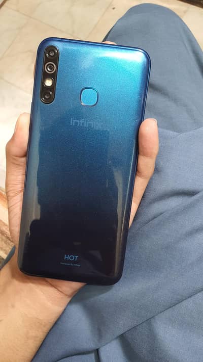 Infinix Hot 8
