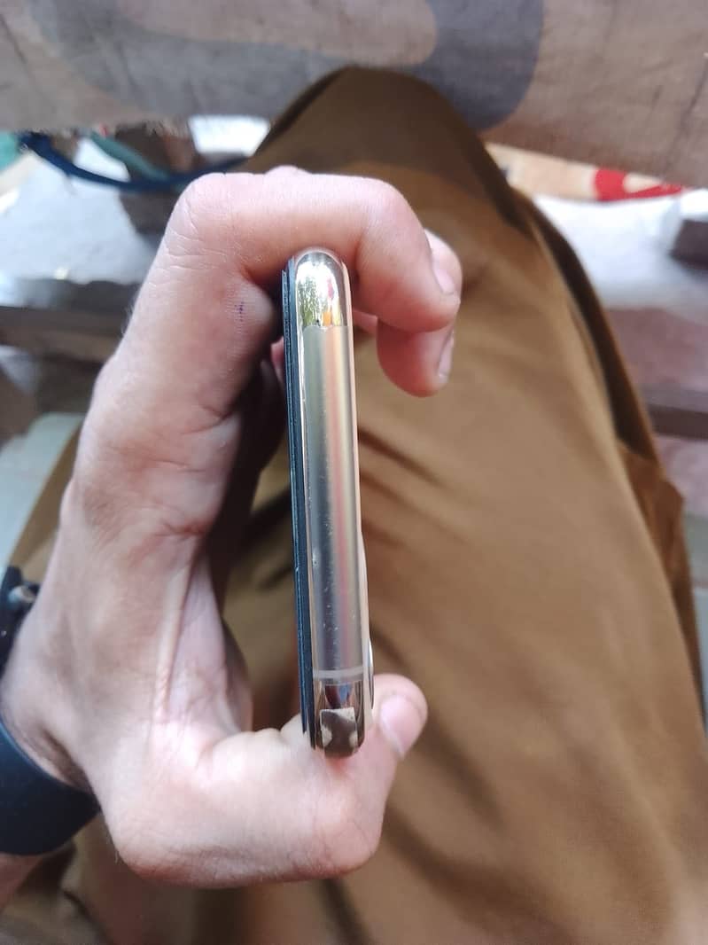 Apple iPhone 11 Pro 3