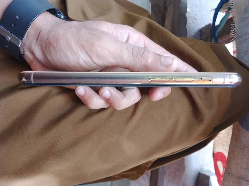 Apple iPhone 11 Pro 5