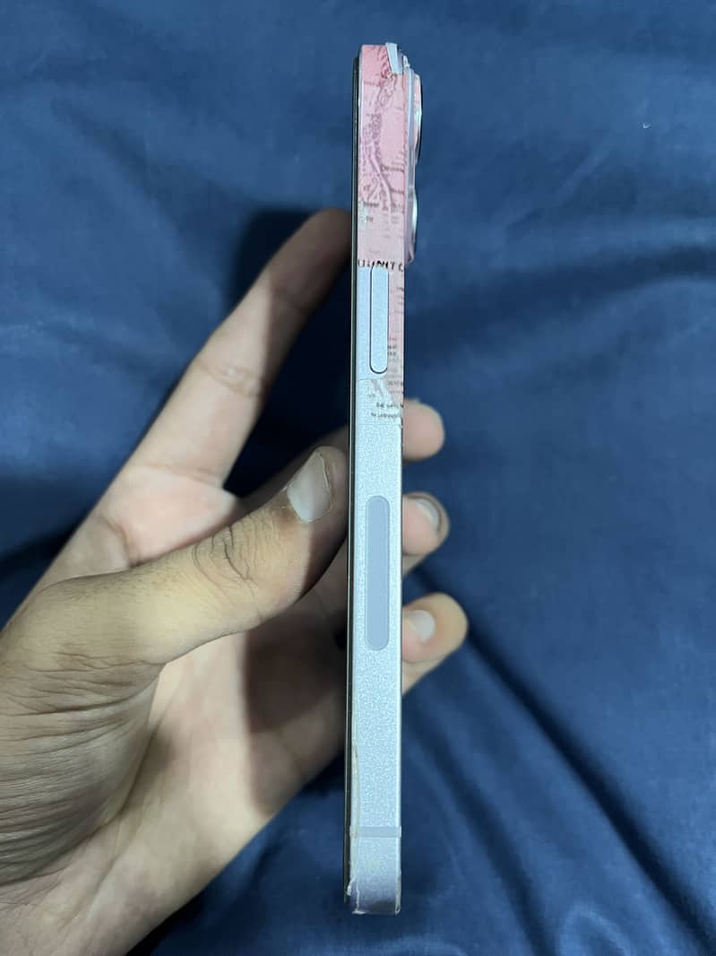 Apple iPhone 14 4