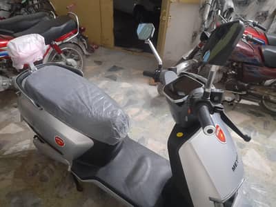 Metero M6 eV New Fresh Scooty with All Documents and Insurance Clear