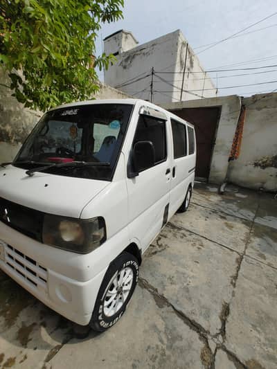 Mitsubishi Minicab Bravo 2013