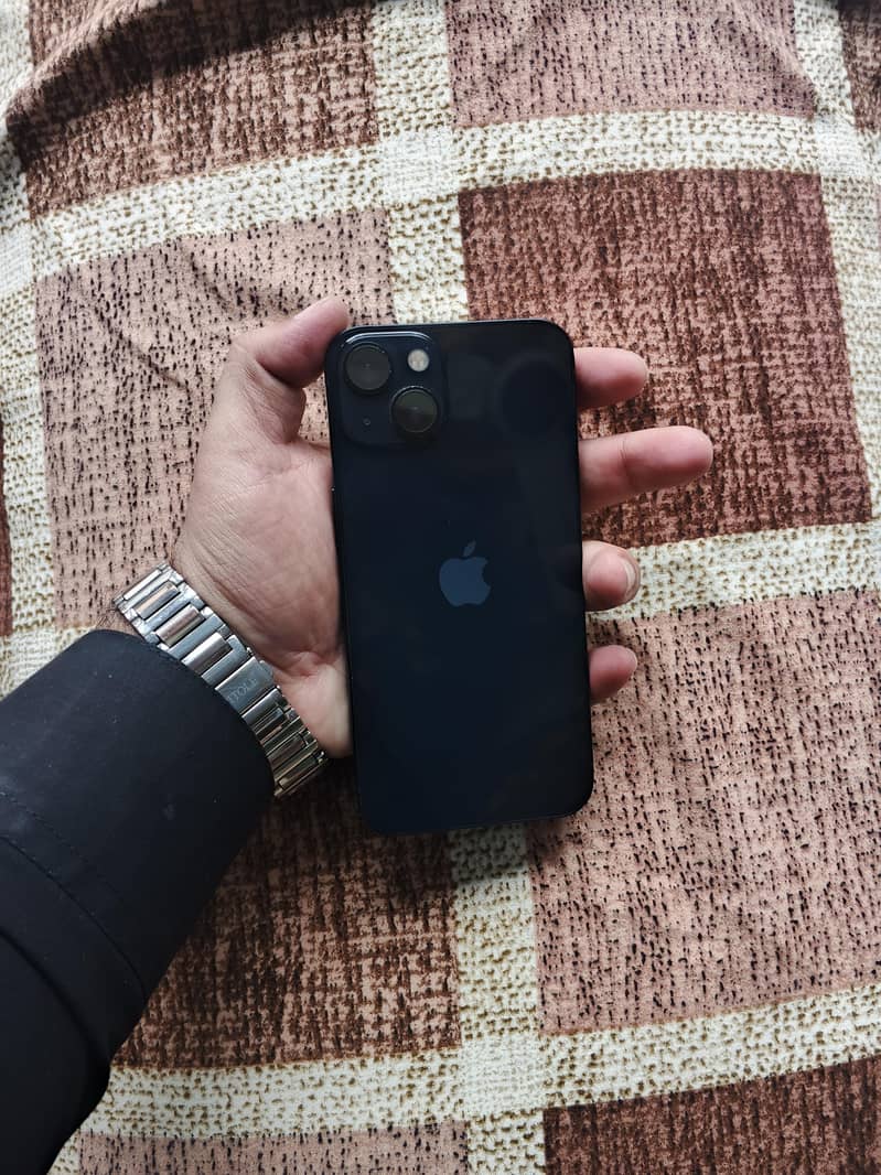 Apple iPhone 13 0