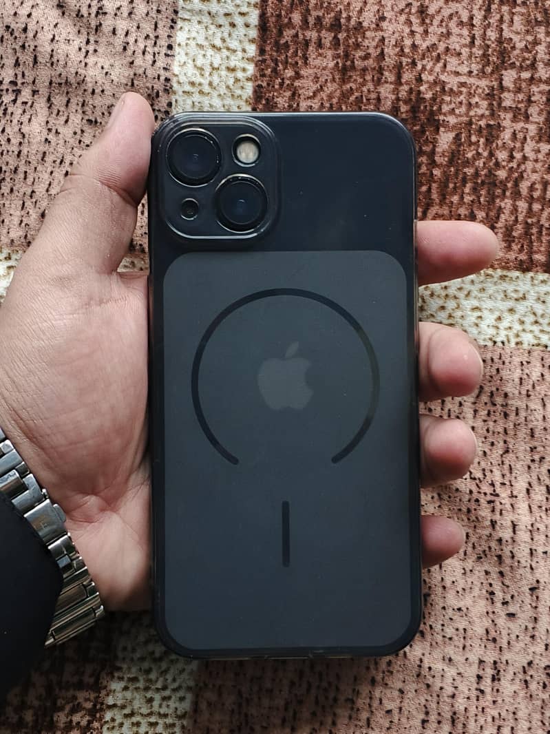 Apple iPhone 13 8