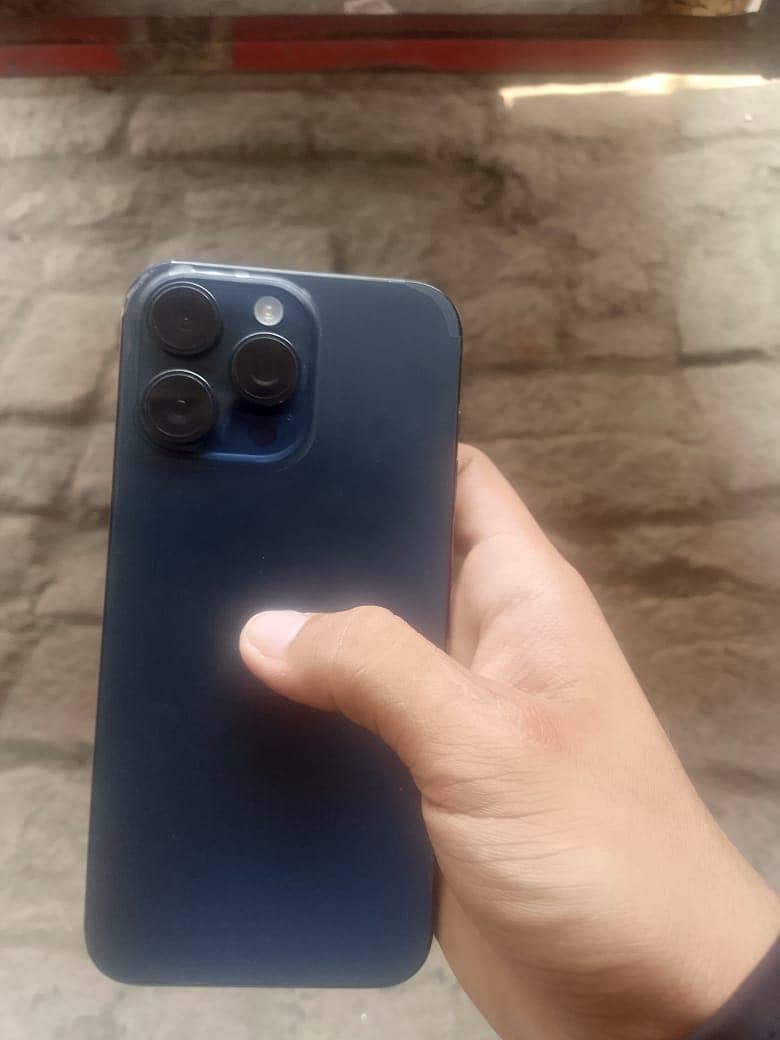 Apple iPhone 15 Pro Max 2