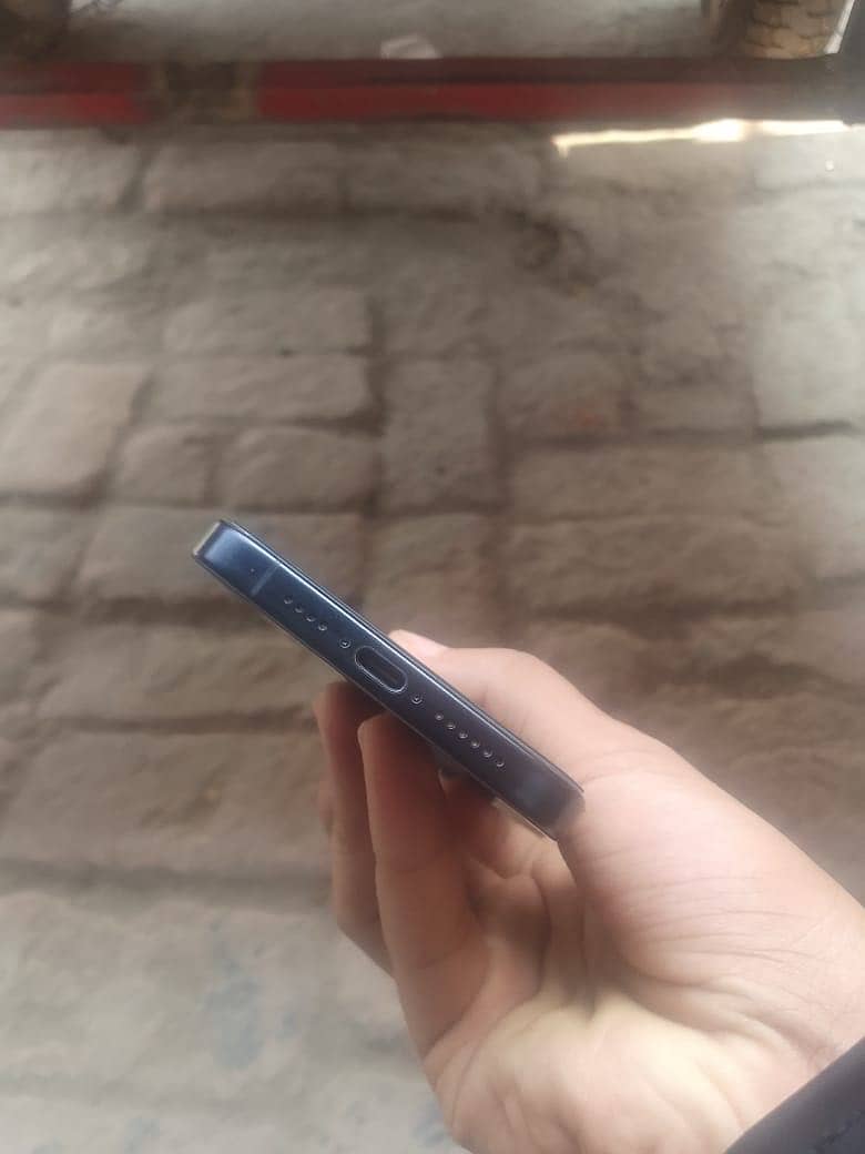 Apple iPhone 15 Pro Max 3