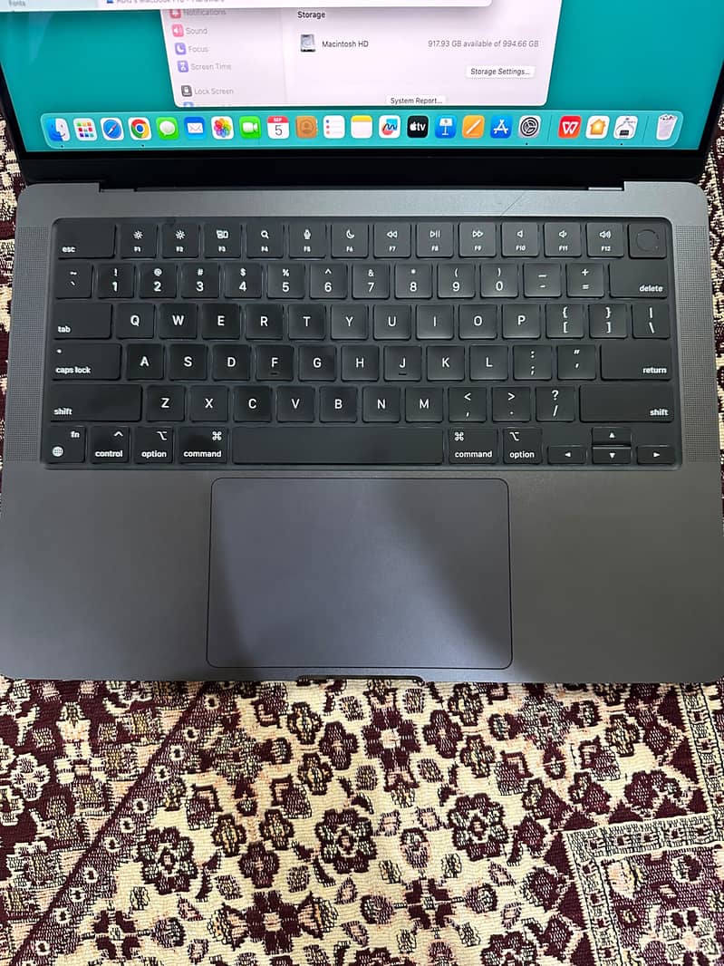 macebook m4 pro 1