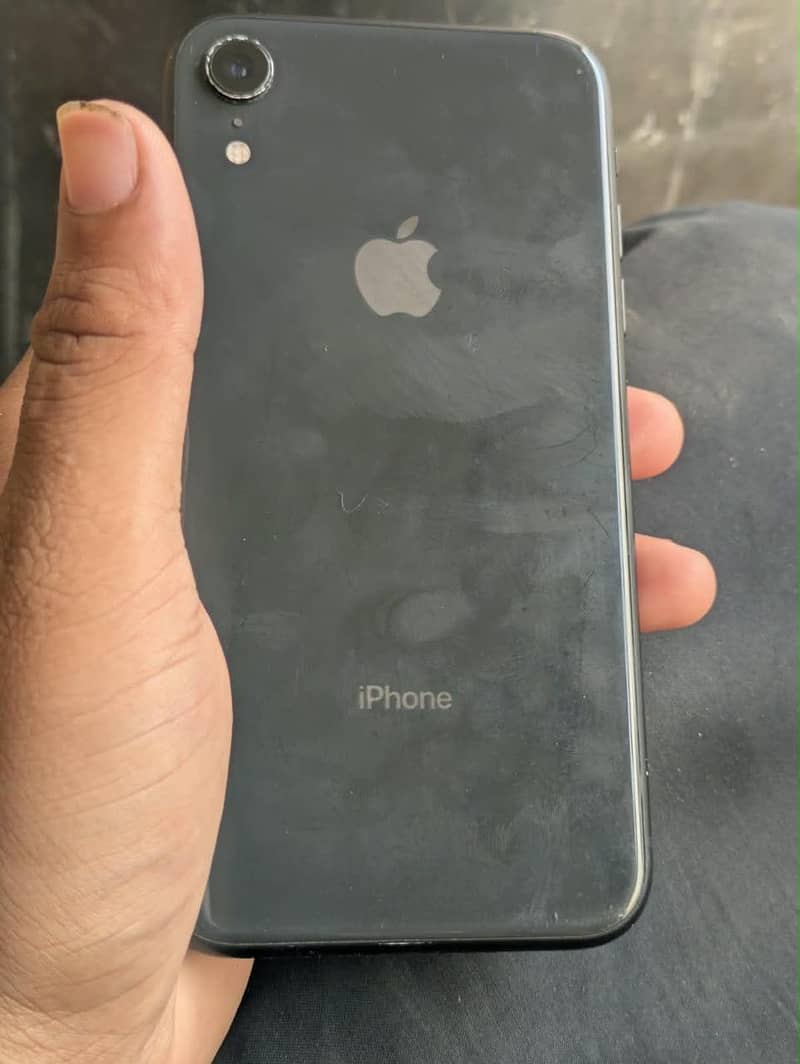 iPhone XR 3