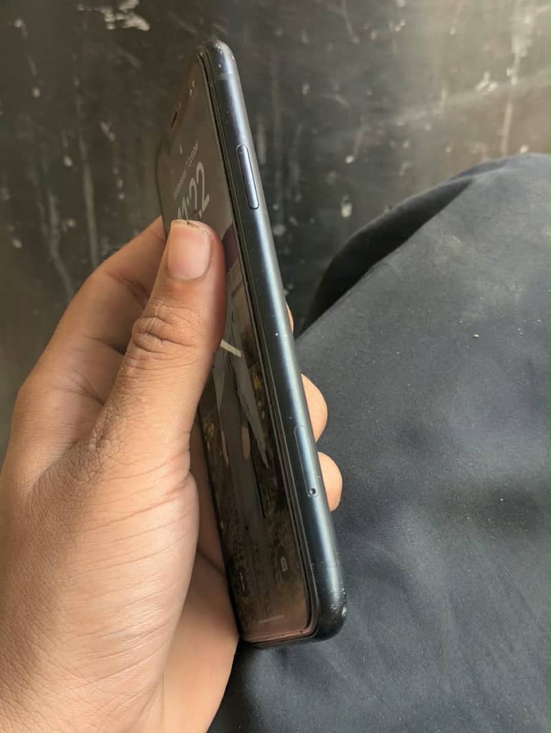 iPhone XR 5
