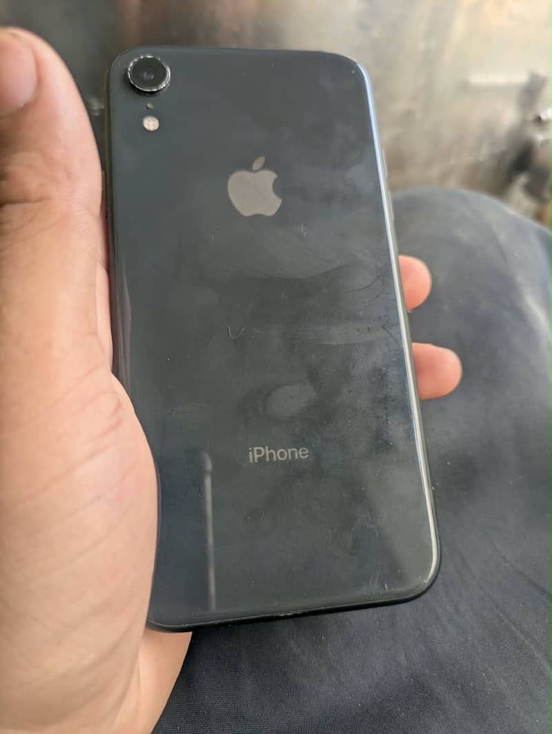 iPhone XR 7