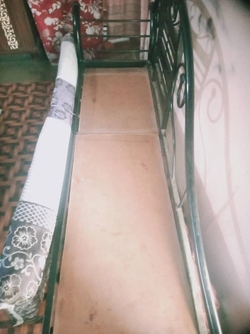 sethi sofa 0