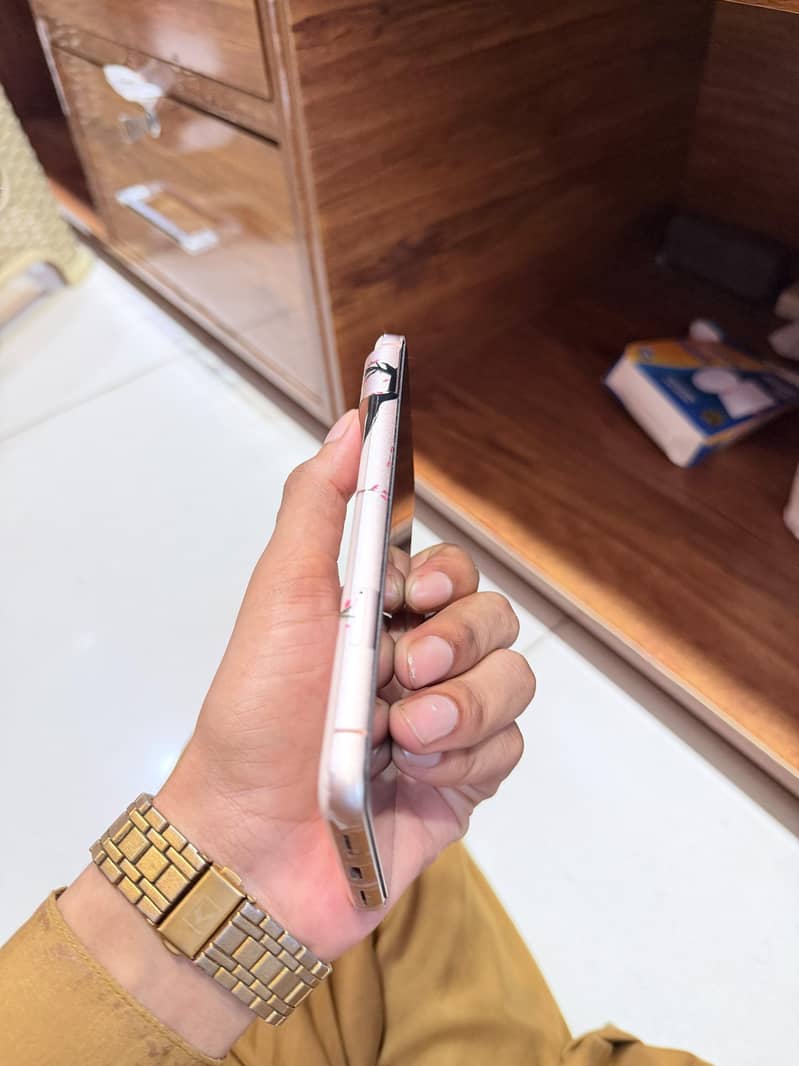 Google Pixel 8 2