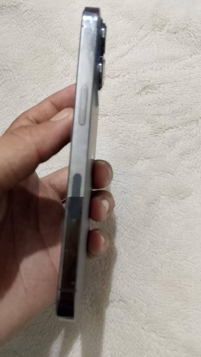 Apple iPhone 13 Pro 2