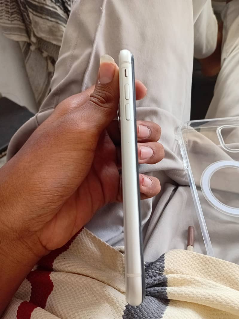 Apple iPhone 11 5