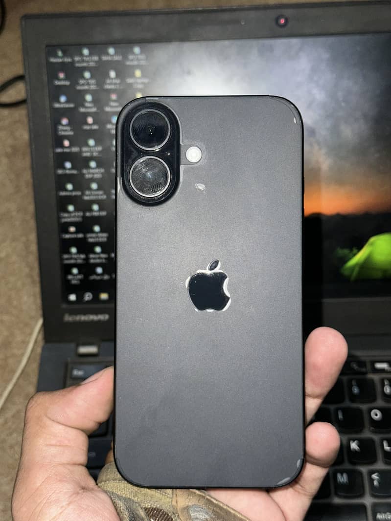 Apple iPhone 16 1