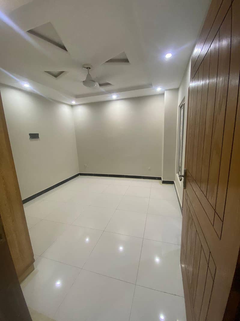 Two bed for Sale E11 4