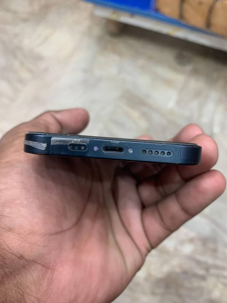 Apple iPhone 13 3