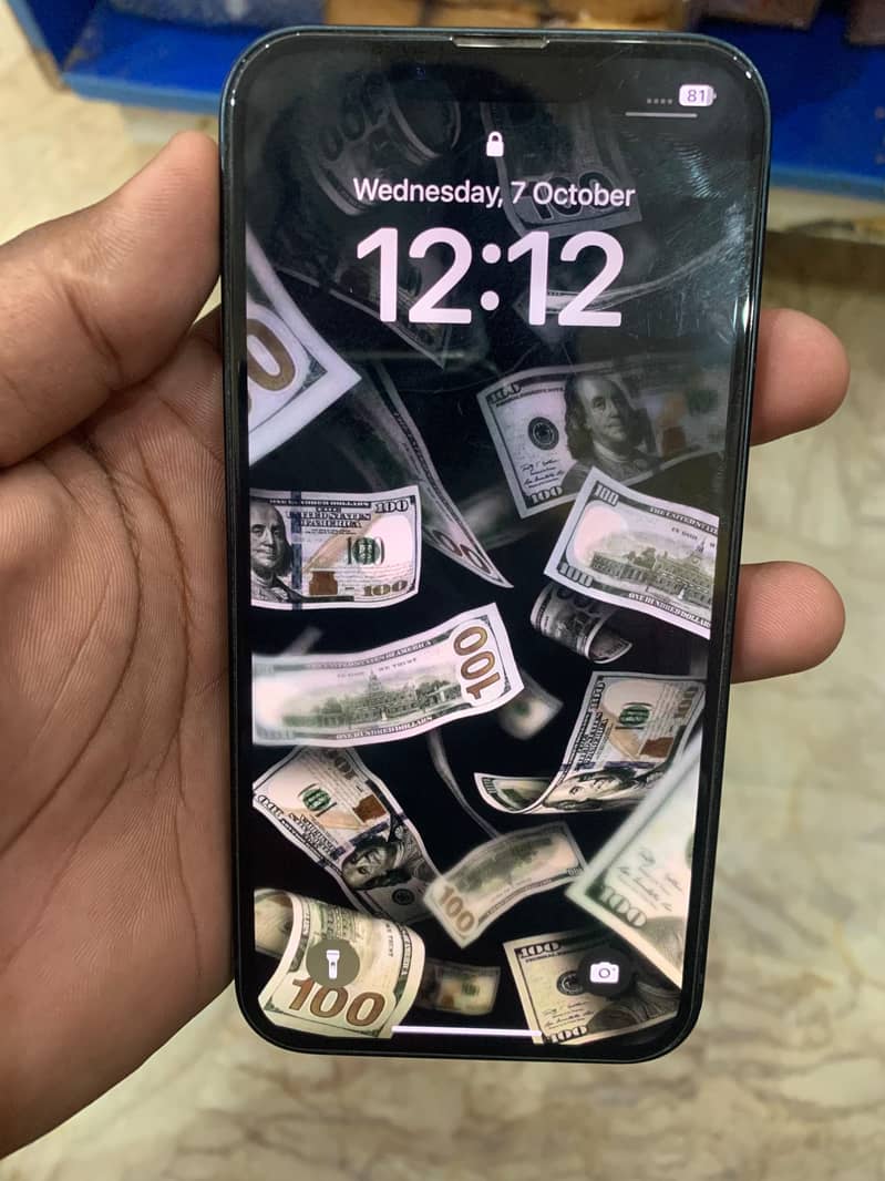 Apple iPhone 13 4