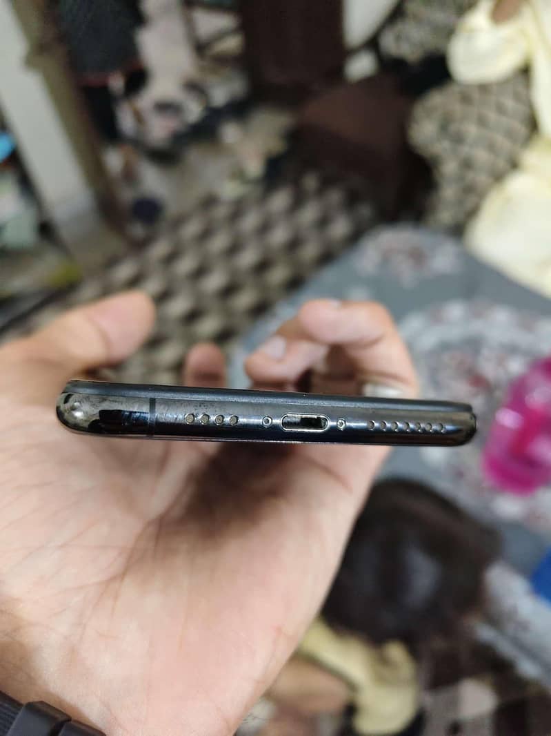 Apple iPhone XS Max 1
