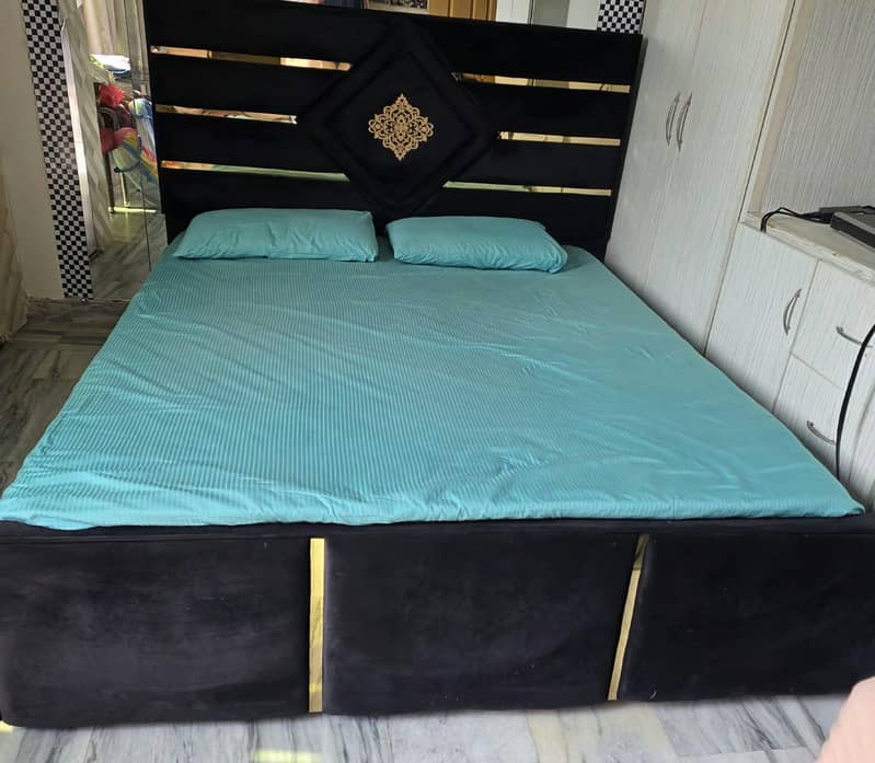 bed without mattress 0